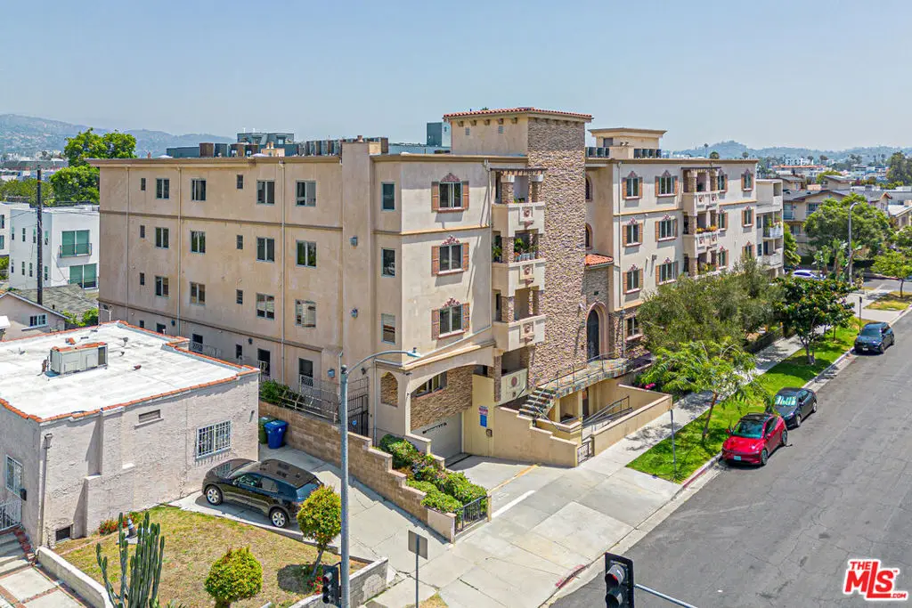 5057 Maplewood Avenue #PH4, Los Angeles, CA 90004 - #1
