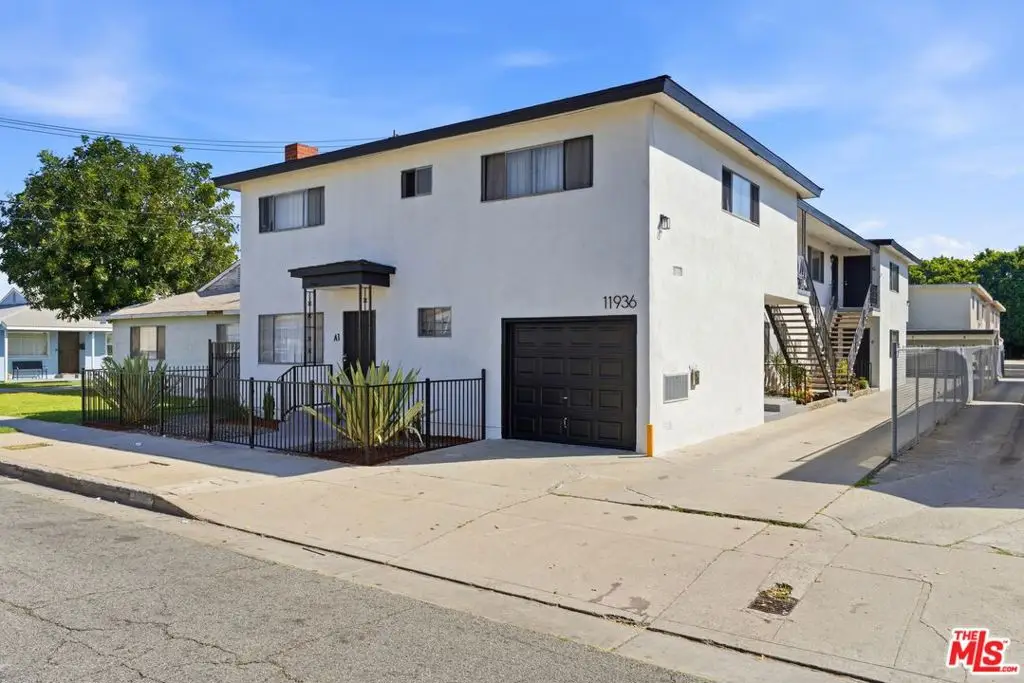 11936 Grevillea Avenue, Hawthorne, CA 90250 - #1