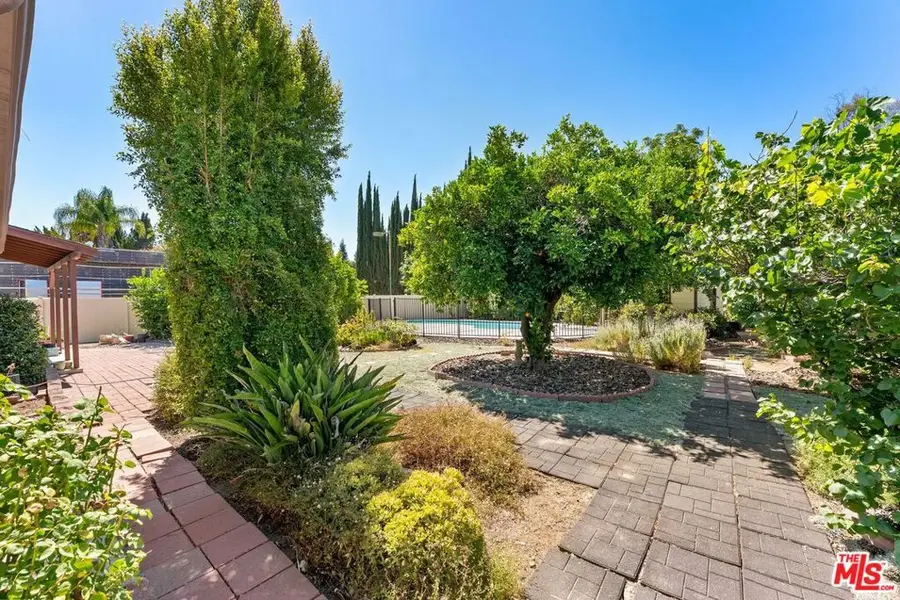 22930 Collins Street, Woodland Hills, CA 91367 - #3