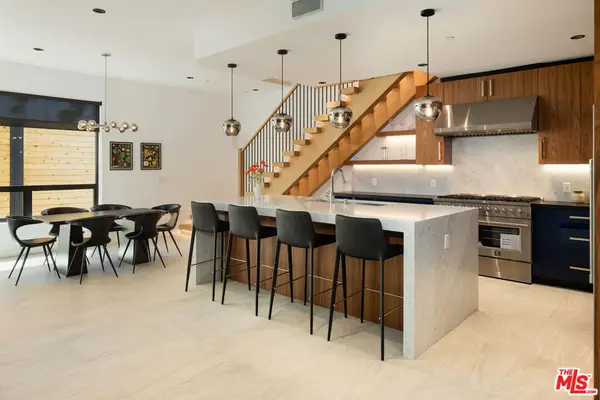 212 Bay Street #102, Santa Monica, CA 90405