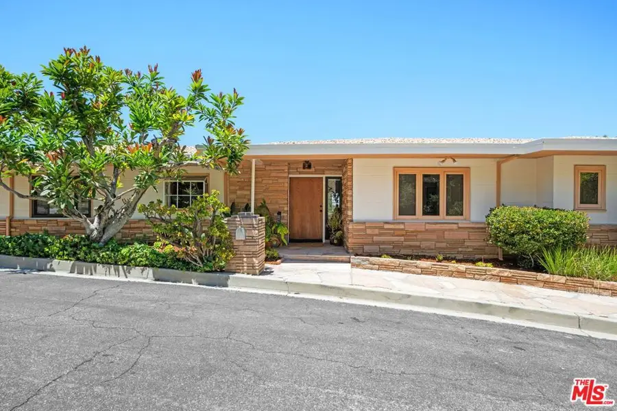 14947 Rhinestone Drive, Sherman Oaks, CA 91403 - #2