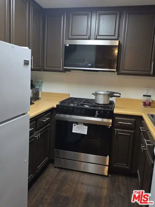 6825 Alabama Avenue #217, Canoga Park, CA 91303 - #3
