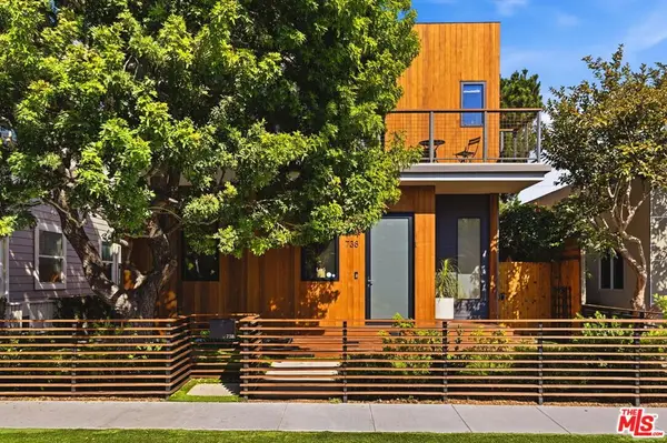 738 Superba Avenue, Venice, CA 90291