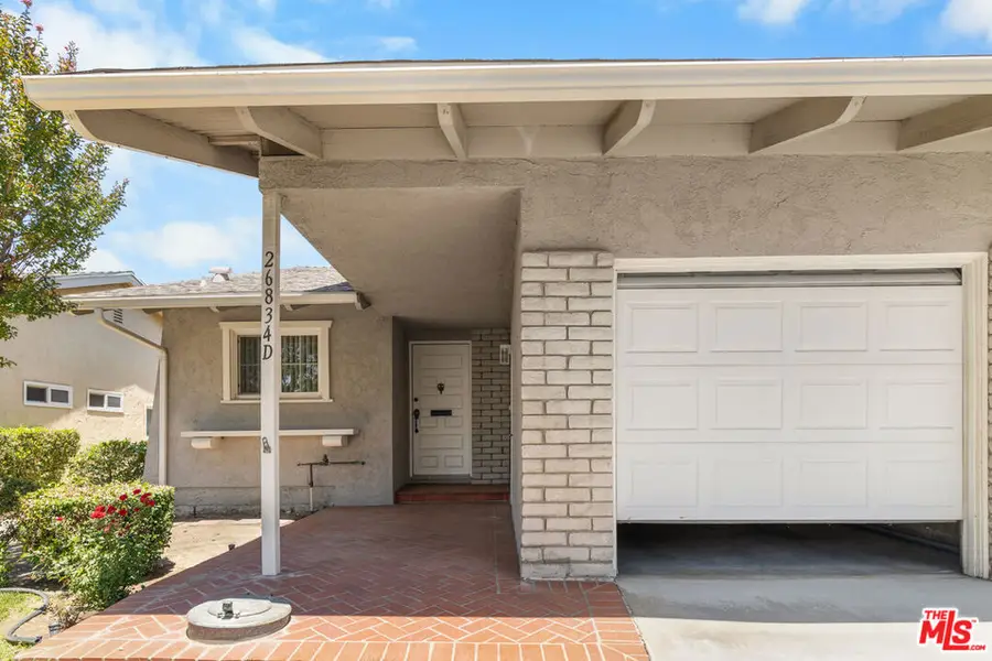 26834 Avenue Of The Oaks #D, Newhall, CA 91321 - #2
