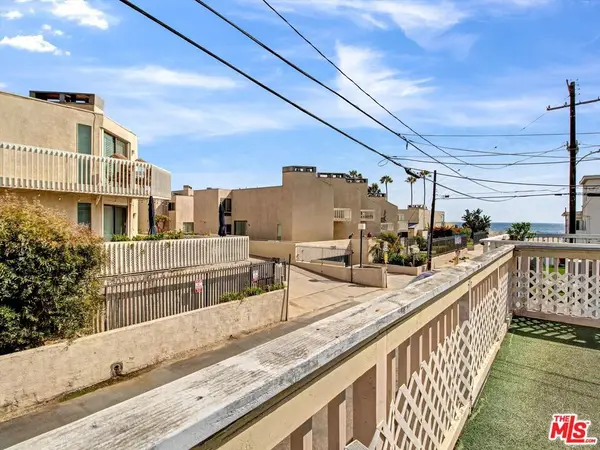 104 Sunridge Street, Playa Del Rey, CA 90293
