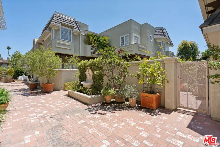 820 S Gretna Green Way #6, Los Angeles, CA 90049 - #3