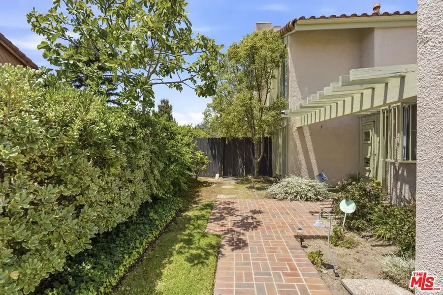 2755 Bottlebrush Drive, Los Angeles, CA 90077 - #3