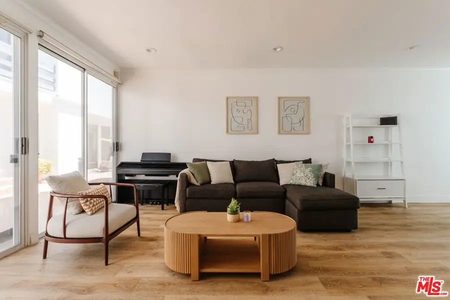 913 Euclid Street #5, Santa Monica, CA 90403 - #2