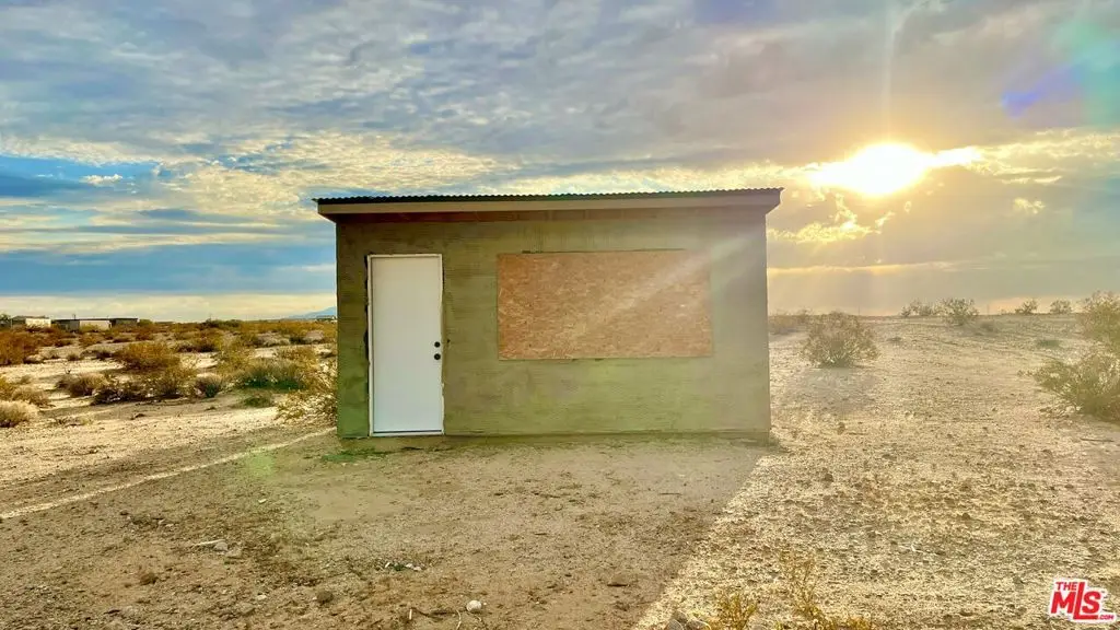 1020 Shoshore Valley Road, Twentynine Palms Yucca Valley, CA 92277 - #1