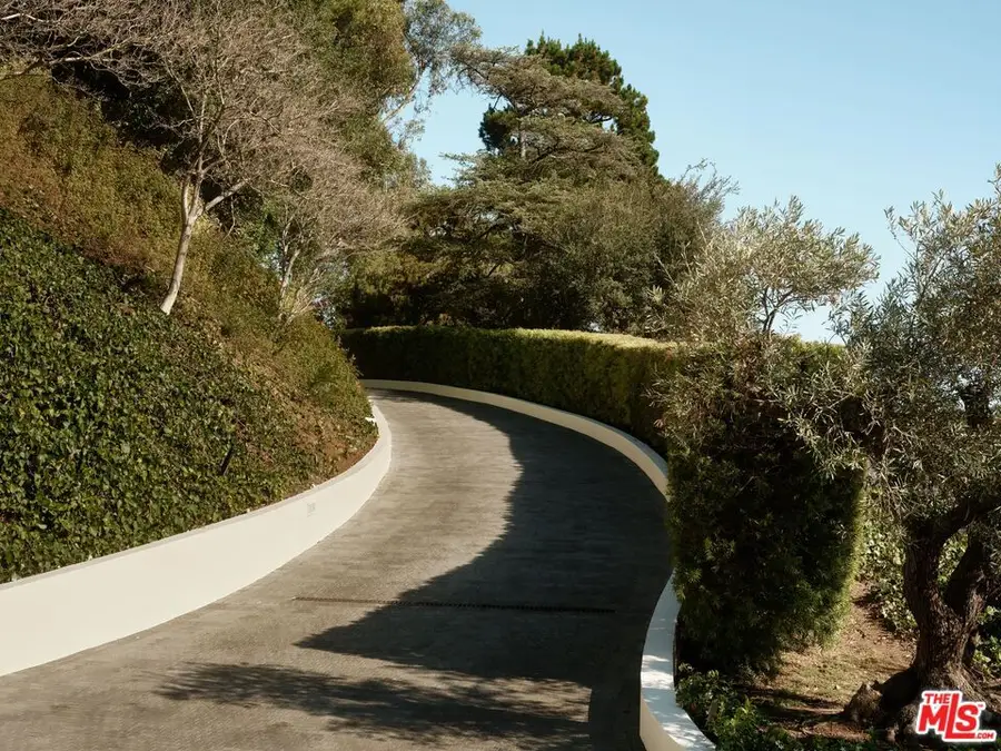 851 Strada Vecchia Road, Los Angeles, CA 90077 - #2