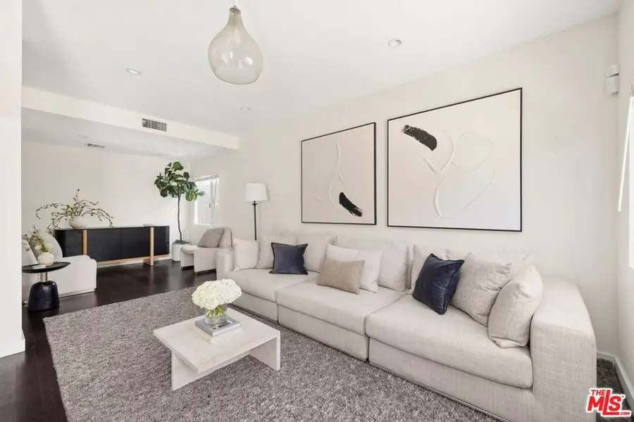 12545 Walsh Avenue, Mar Vista, CA 90066 - #2