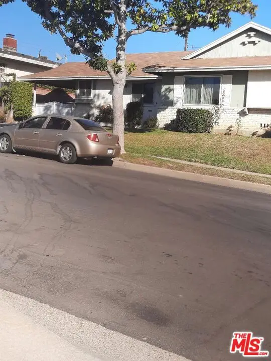 10404 S 3rd Avenue, Inglewood, CA 90303