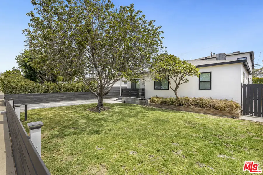2806 S Barrington Avenue, Los Angeles, CA 90064 - #2