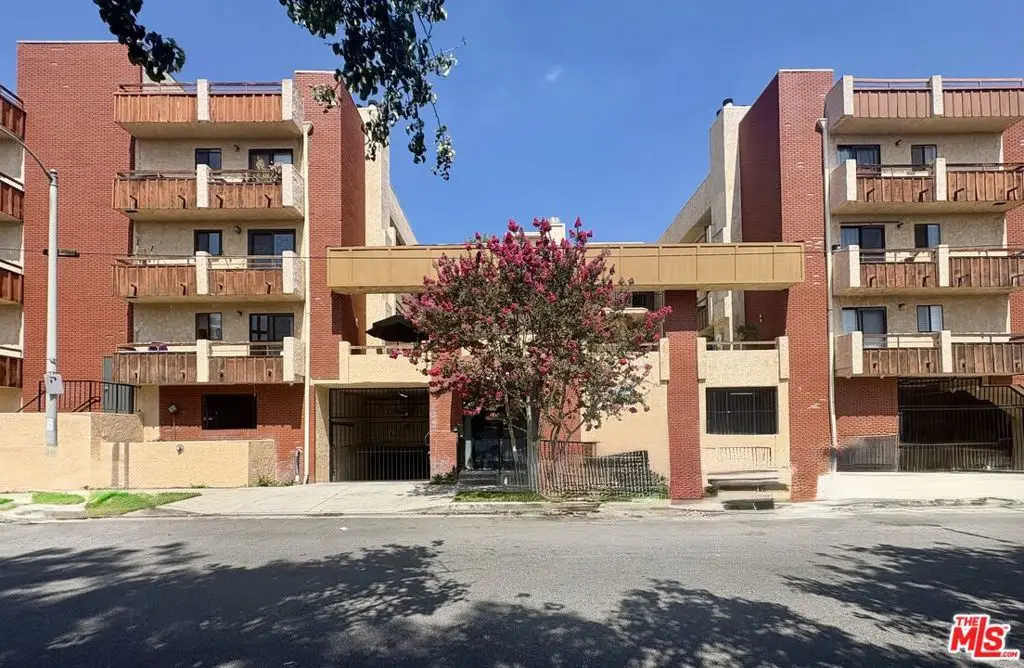 8710 Independence Avenue #301, Canoga Park, CA 91304 - #1