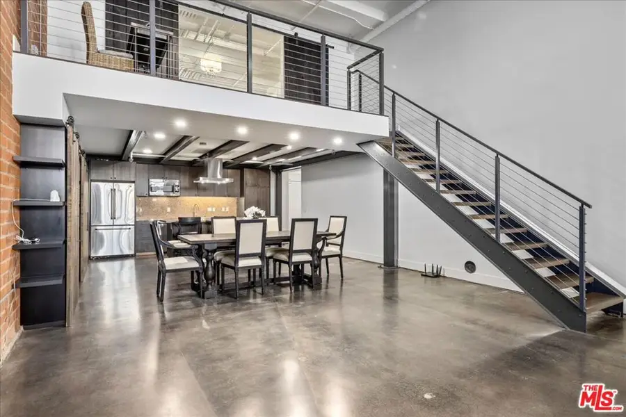 120 S Hewitt Street #6, Los Angeles, CA 90012 - #3