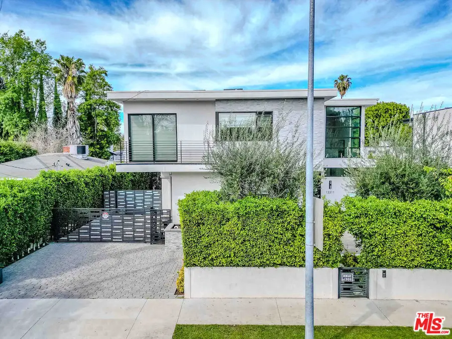 13311 W Magnolia Boulevard, Sherman Oaks, CA 91423 - #3