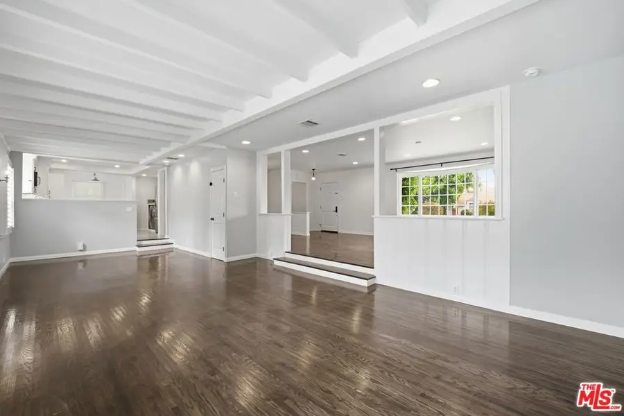 4954 Mammoth Avenue, Sherman Oaks, CA 91423 - #2