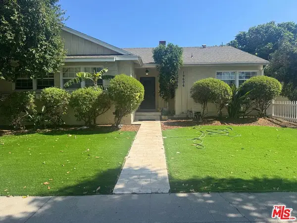 19604 Victory Boulevard, Tarzana, CA 91335