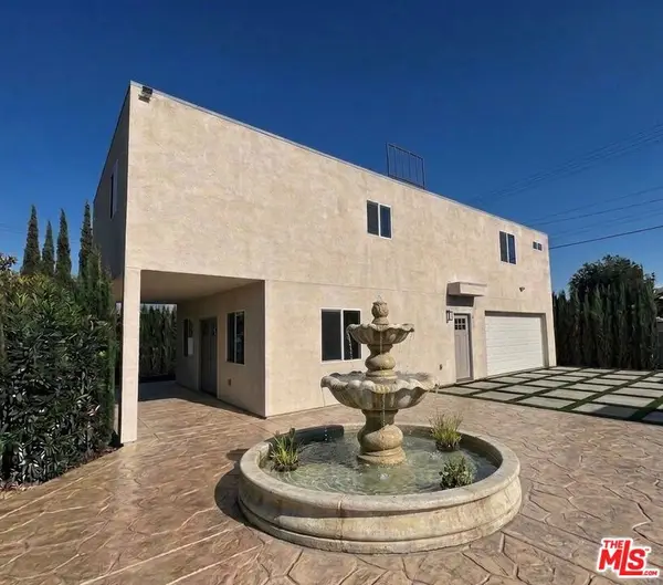 19100 Victory Boulevard, Tarzana, CA 91335