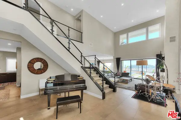 20558 W Overlook Court, Porter Ranch, CA 91326