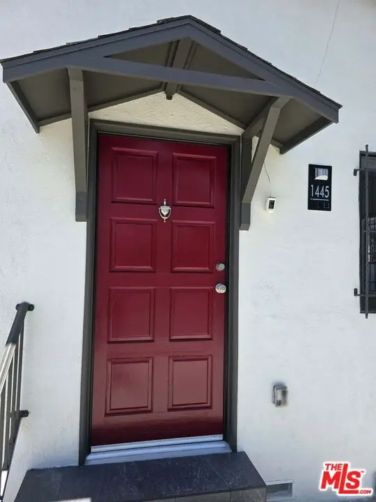 1443 N Mariposa, Los Angeles, CA 90027