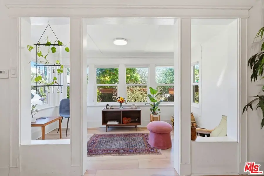 527 W 52nd Street, Los Angeles, CA 90037 - #3