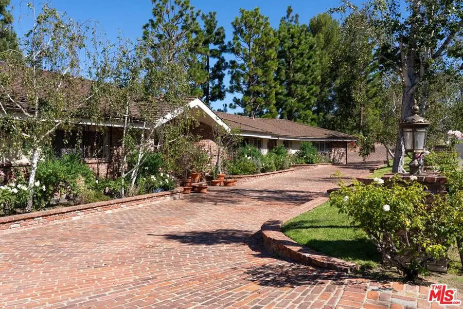 16172 Royal Oak Road, Encino, CA 91436 - #3