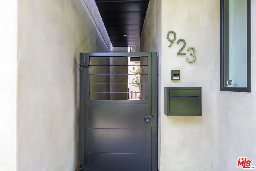 923 N Hilldale Avenue, West Hollywood, CA 90069 - #3