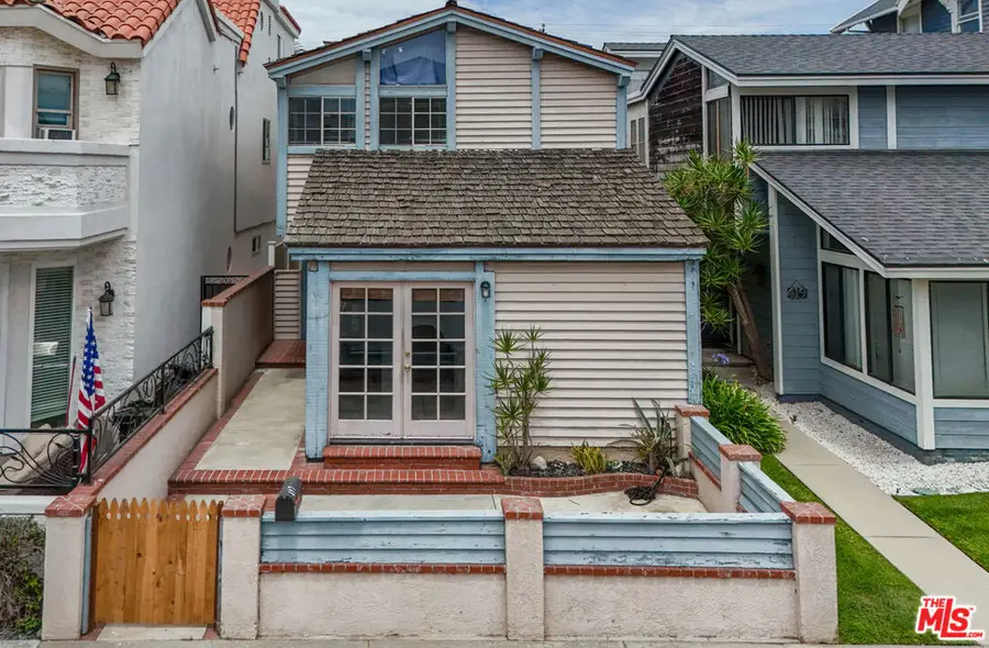 417 8th Street, Huntington Beach, CA 92648 - #3