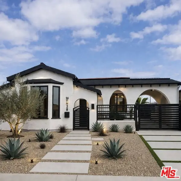 10022 S Manhattan Place, Los Angeles, CA 90047