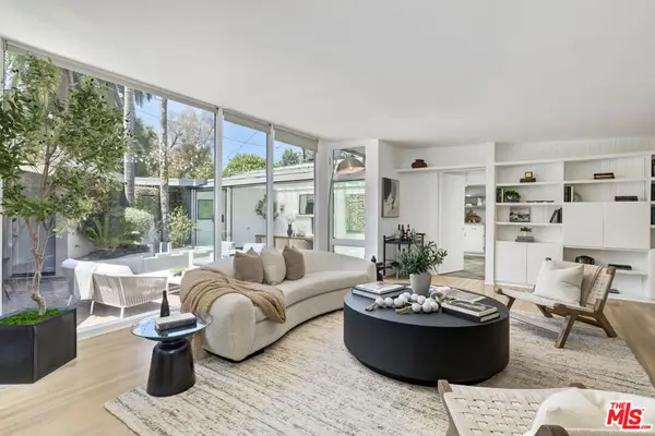 136 Beloit Avenue, Los Angeles, CA 90049