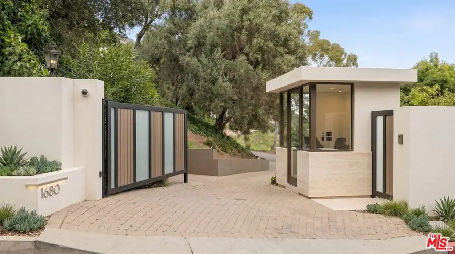 1680 Alta Mura Road, Pacific Palisades, CA 90272 - #3