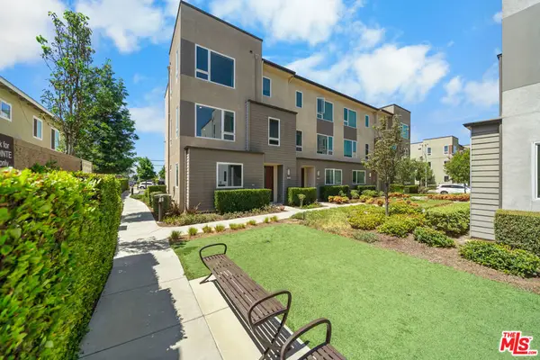 10712 Parrot Avenue, Downey, CA 90241