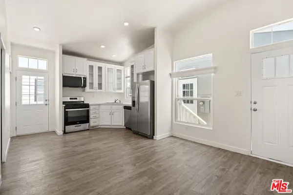 8250 Lankershim Boulevard #30, North Hollywood, CA 91605