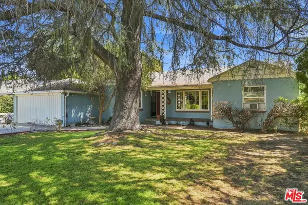 15954 Gault Street, Lake Balboa, CA 91406