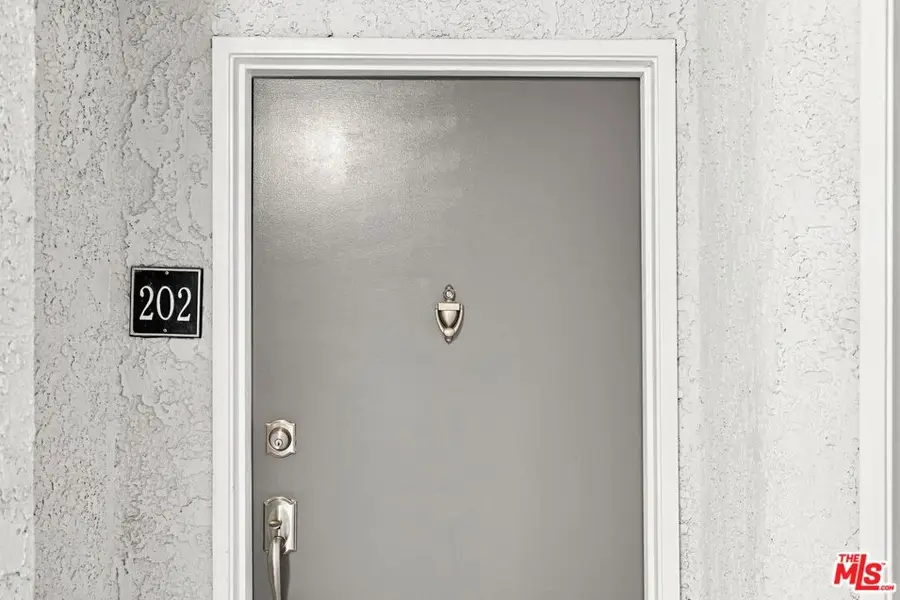 4401 Sepulveda Boulevard #202, Sherman Oaks, CA 91403 - #3