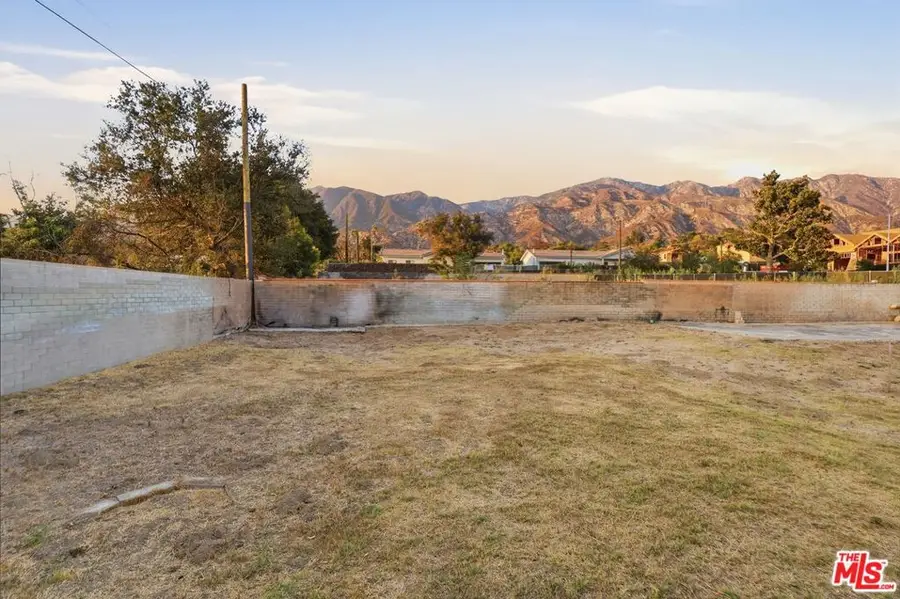 214 W Poppyfields Drive, Altadena, CA 91001 - #3