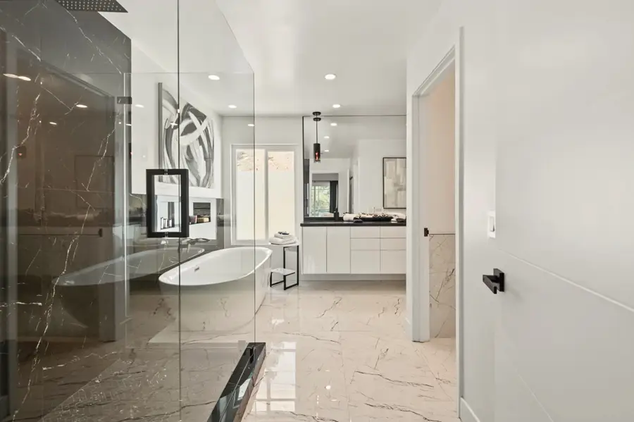 21490 Arcos Drive, Woodland Hills, CA 91364 - #3