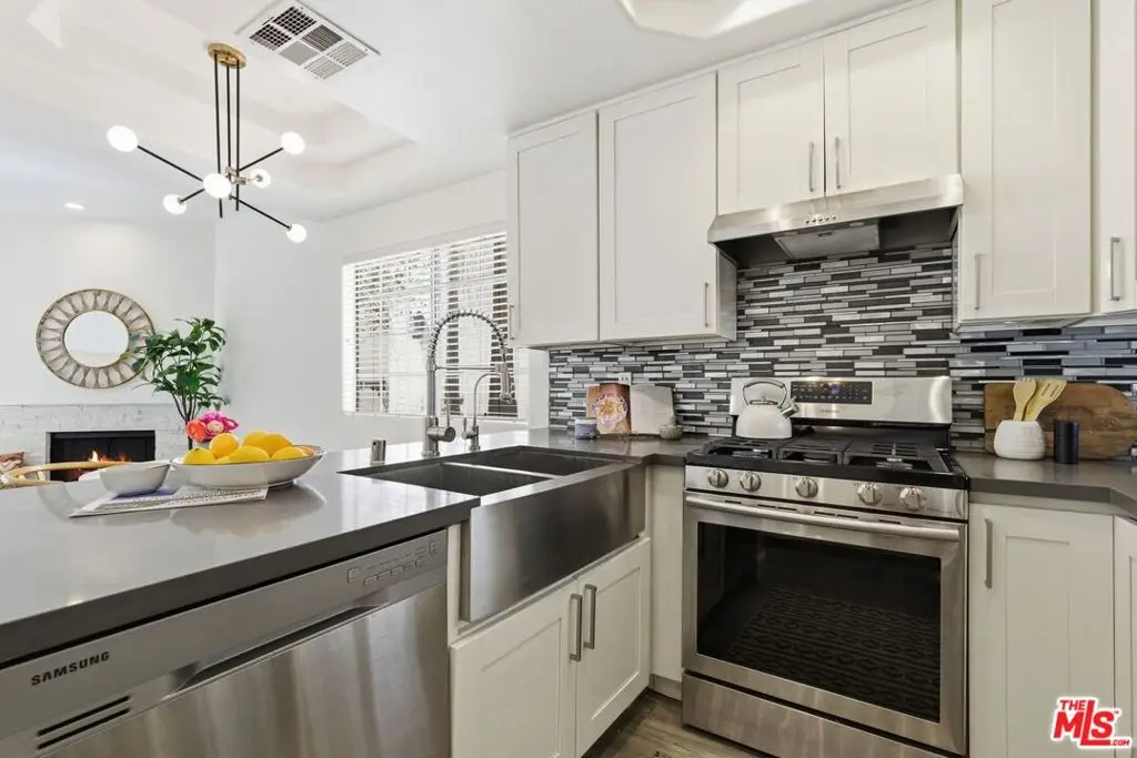 11110 Camarillo Street #122, Toluca Lake, CA 91602 - #1