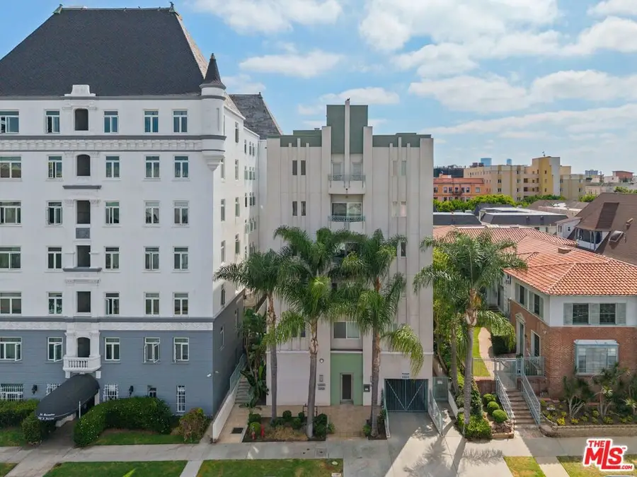 906 S Serrano Avenue #401, Los Angeles, CA 90006 - #3