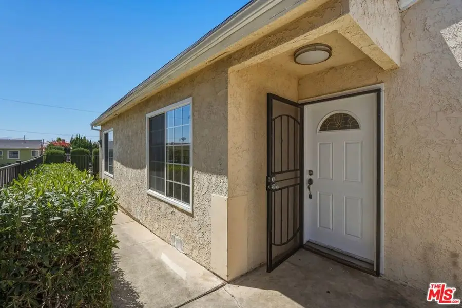 11612 Cimarron Avenue, Hawthorne, CA 90250 - #2