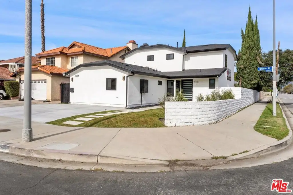 19701 Blythe Street, Winnetka, CA 91306 - #1