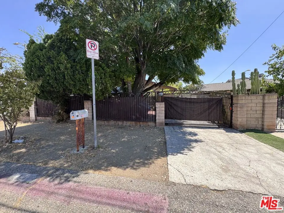 10585 Amboy Avenue, Pacoima, CA 91331 - #1