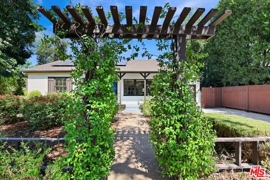 6820 Texhoma Avenue, Lake Balboa, CA 91406 - #3