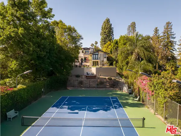 16820 Oak View Drive, Encino, CA 91436