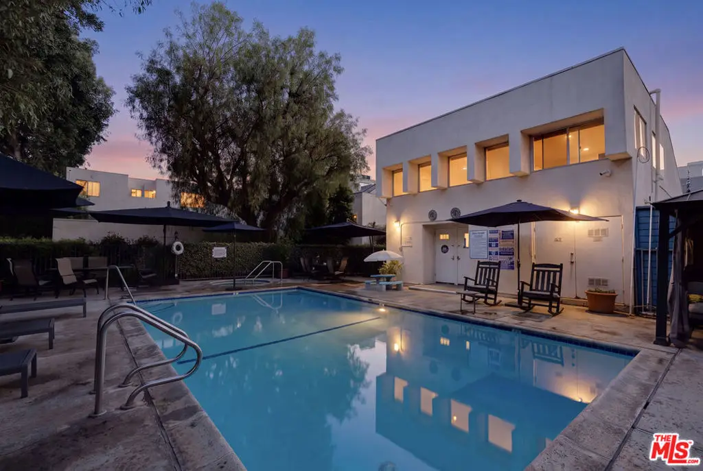 18411 Hatteras Street #246, Tarzana, CA 91356 - #1