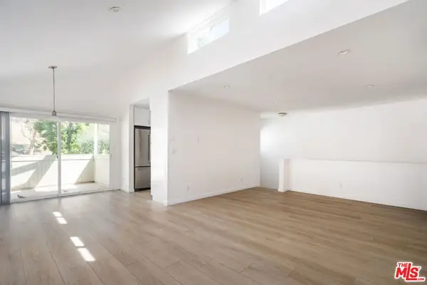 22125 Burbank Boulevard #7, Woodland Hills, CA 91367