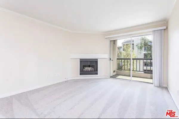 5530 Owensmouth Avenue #219, Woodland Hills, CA 91367