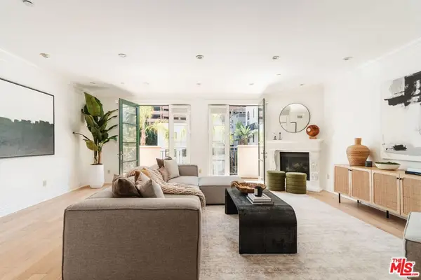 11749 Goshen Avenue #301, Los Angeles, CA 90049