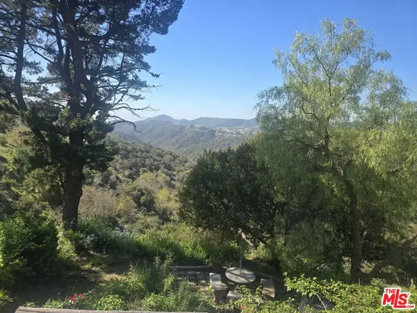 2385 Roscomare Road #B2, Los Angeles, CA 90077